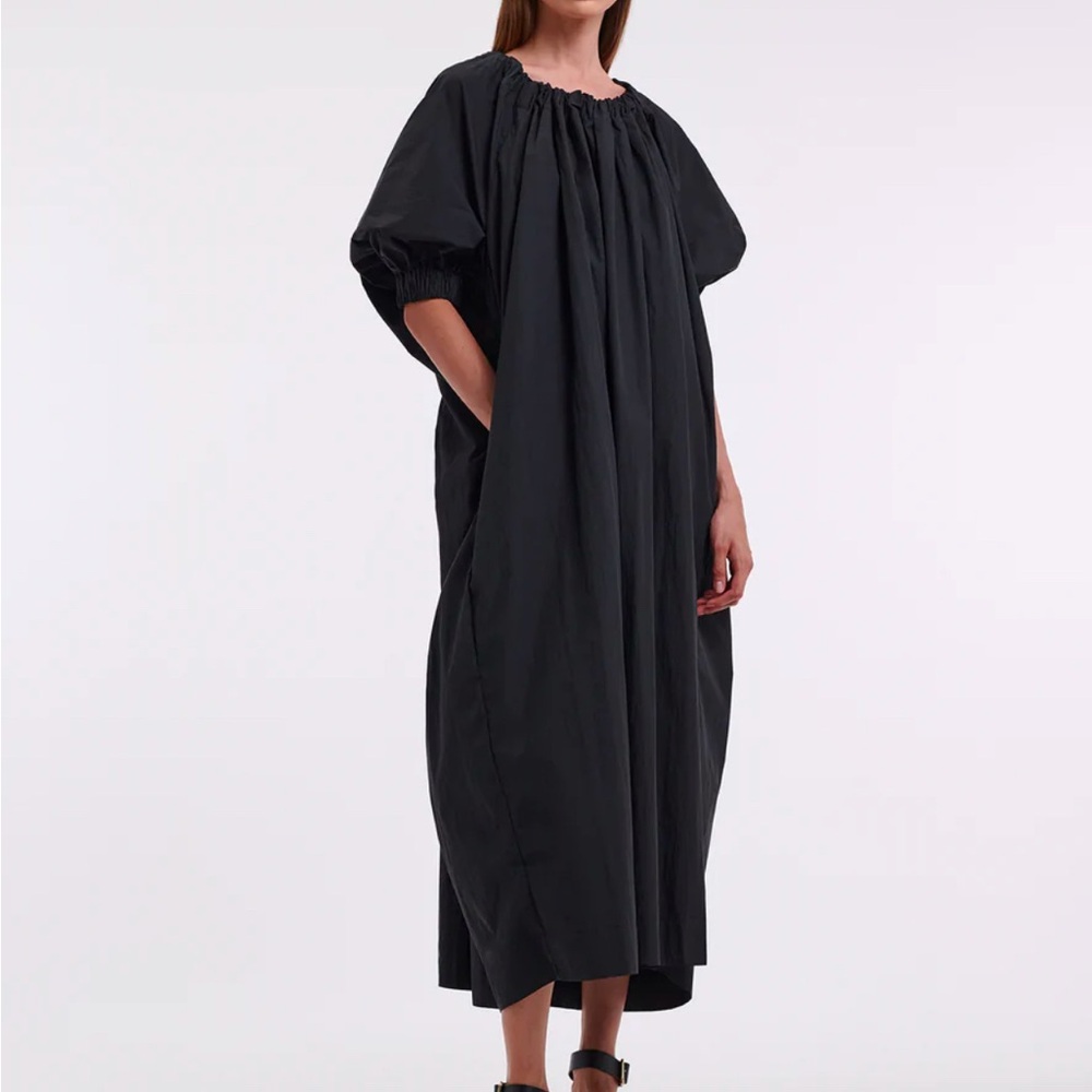 CO RUSHED SLEEVE TIE DRESS IN BLACK COTTON SIZE S .